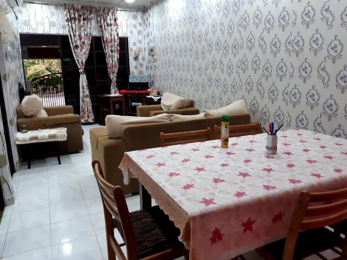 Bemban Garden Homestay バトゥ・ガジャ エクステリア 写真